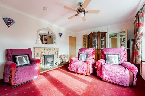 2 bedroom detached bungalow for sale, Lighthouse Close, Happisburgh