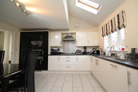 5 bedroom detached house for sale, Littlecote Grove, Peterborough