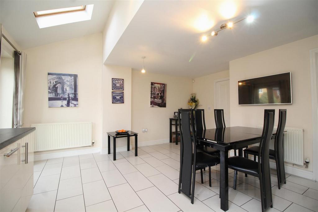 Kitchen 3.JPG