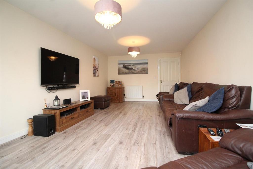 Living room 2 .JPG