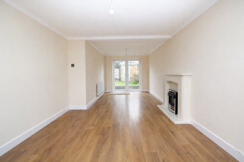 4 bedroom terraced house to rent, Abbs Cross Gardens, RM12