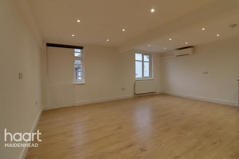 2 bedroom flat to rent, High Street, MAIDENHEAD