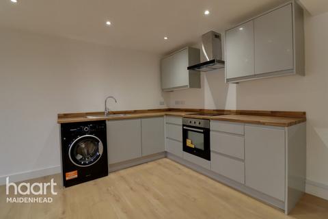 2 bedroom flat to rent, High Street, MAIDENHEAD