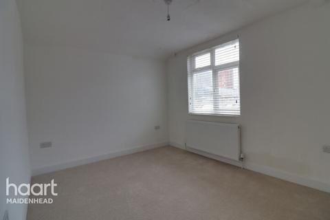 2 bedroom flat to rent, High Street, MAIDENHEAD