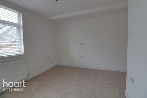 2 bedroom flat to rent, High Street, MAIDENHEAD