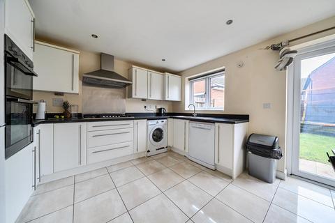 undefined, Lisa Head Avenue,  Didcot,  OX11