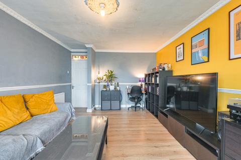 2 bedroom apartment for sale, Norfolk Avenue, Leigh-on-sea, SS9