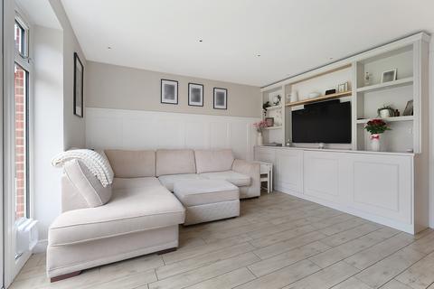 4 bedroom semi-detached house for sale, Webber Street, Horley, Surrey, RH6