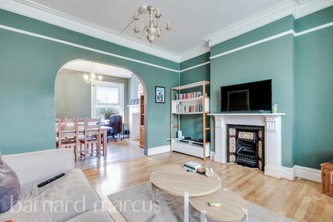 4 bedroom terraced house to rent, Conyers Road, LONDON