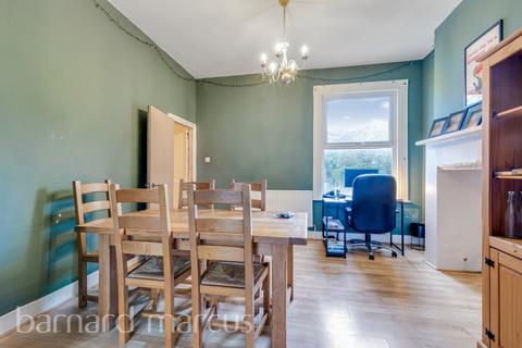 4 bedroom terraced house to rent, Conyers Road, LONDON