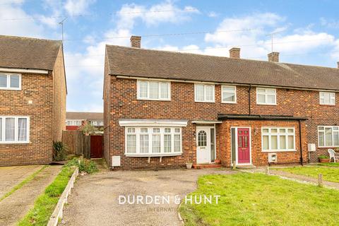 Straight Road, Harold Wood, RM3