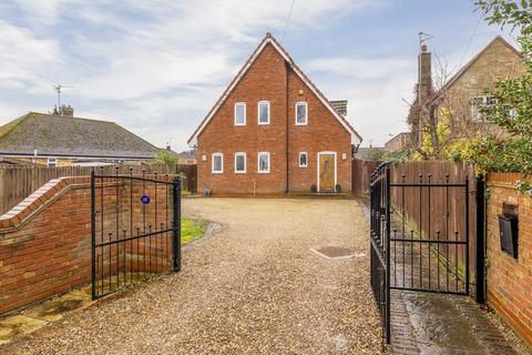 3 bedroom detached house for sale, Clay Lake, Spalding