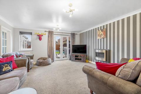 3 bedroom detached house for sale, Clay Lake, Spalding
