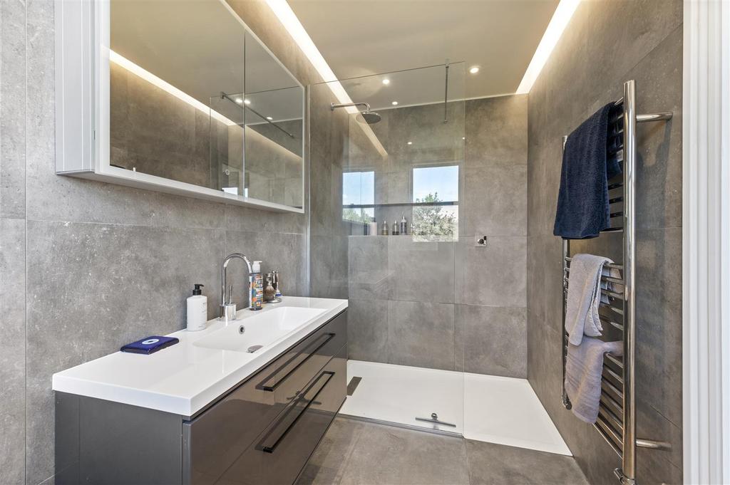 32 Dunmore Road,26.jpg