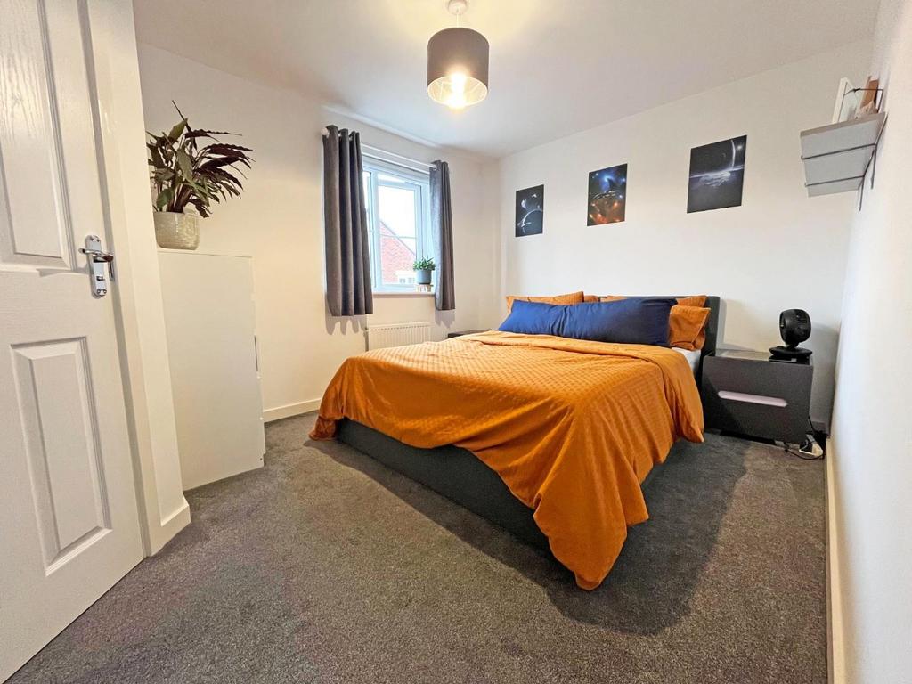 Bed 1.jpg