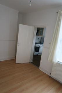 1 bedroom flat to rent, Farraline Road, Watford WD18