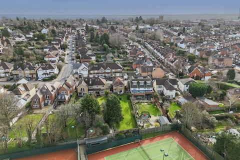 3 bedroom detached house for sale, Waverley Road, St. Albans