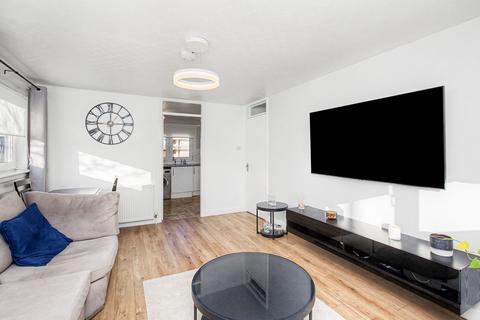2 bedroom flat for sale, 16/4 Calder Drive, Edinburgh, EH11 4LS