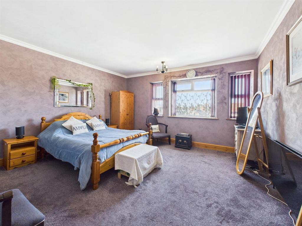 Bedroom: