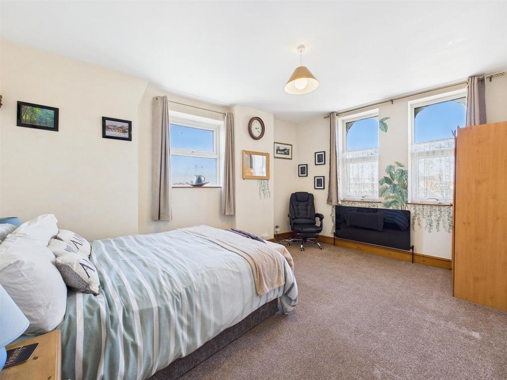 Bedroom: