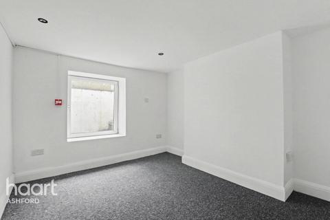 1 bedroom end of terrace house to rent, Dover Road, FOLKESTONE