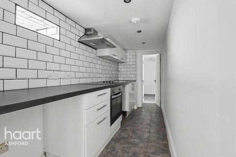1 bedroom end of terrace house to rent, Dover Road, FOLKESTONE