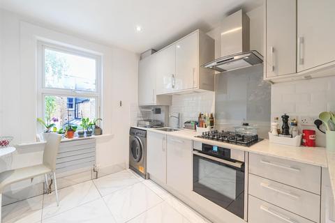 3 bedroom duplex for sale, Charteris Road, London NW6