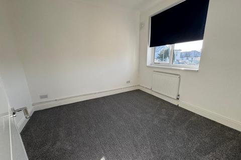 2 bedroom detached house to rent, Ridge Close, London NW4