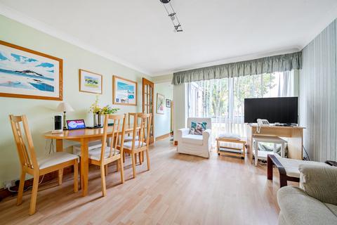2 bedroom ground floor flat for sale, Chase Side, Enfield
