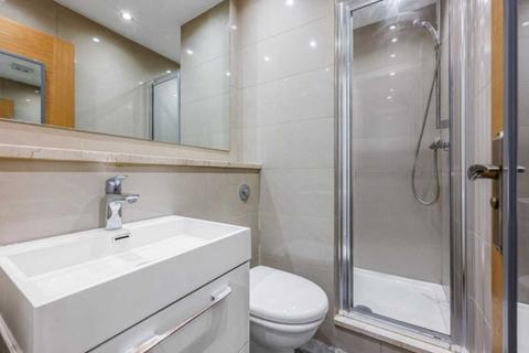 Studio to rent, Windsor Road, London W5