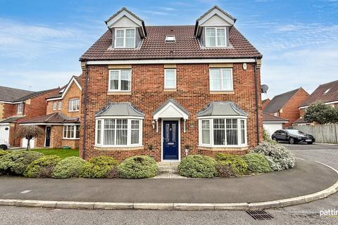 6 bedroom detached house for sale, Beadnell Grove, Portland, Ashington, Northumberland, NE63 8TY