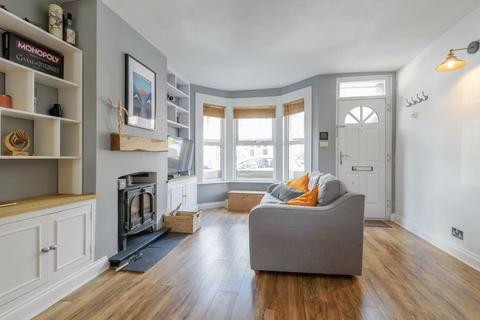 3 bedroom end of terrace house to rent, Coronation Road,  Basingstoke,  RG21