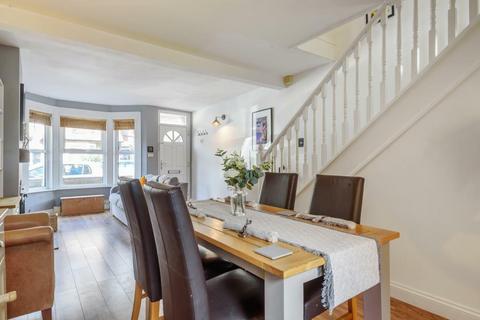 3 bedroom end of terrace house to rent, Coronation Road,  Basingstoke,  RG21