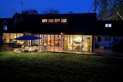 5 bedroom detached house for sale, Oaklands Rise, Oaklands, Welwyn, Hertfordshire, AL6