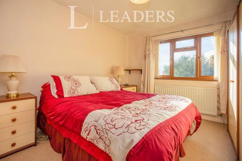3 bedroom semi-detached house to rent, Montague Crescent, Northampton, Northamptonshire, NN5