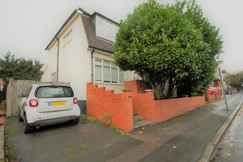3 bedroom semi-detached house to rent, Orford Road, London