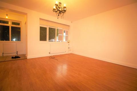 3 bedroom semi-detached house to rent, Orford Road, London