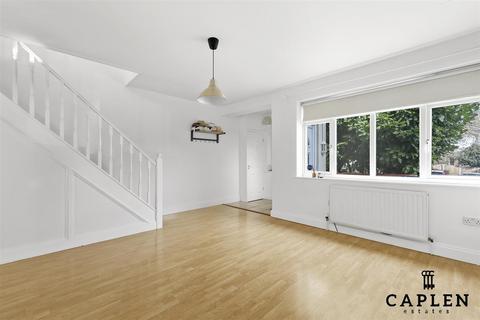 3 bedroom semi-detached house to rent, Orford Road, London