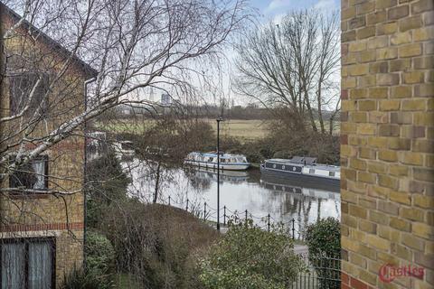 1 bedroom apartment for sale, Riverside Close, E5