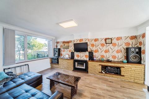 3 bedroom terraced house for sale, Colne Way, HEMEL HEMPSTEAD