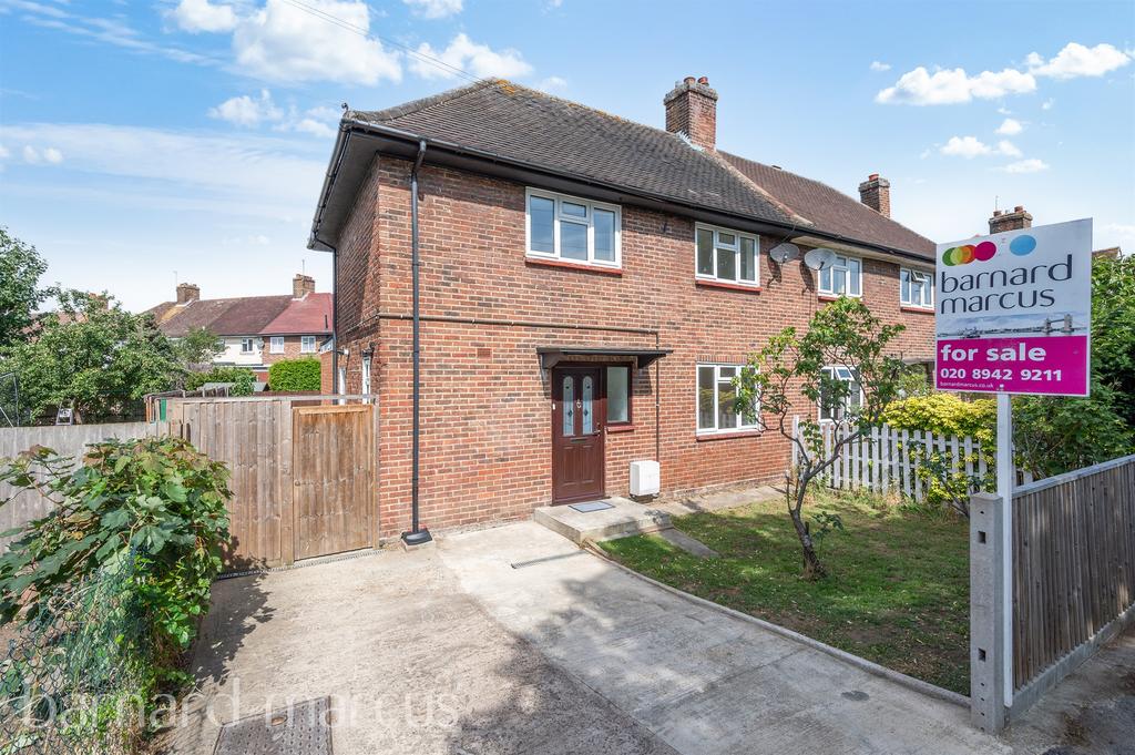 Detached house exterior, driveway