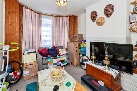 3 bedroom end of terrace house for sale, Queens Road, Slough