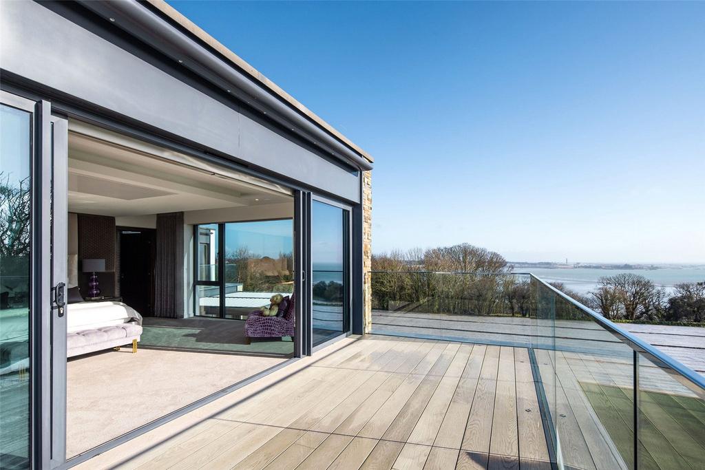 Prinicpal Balcony