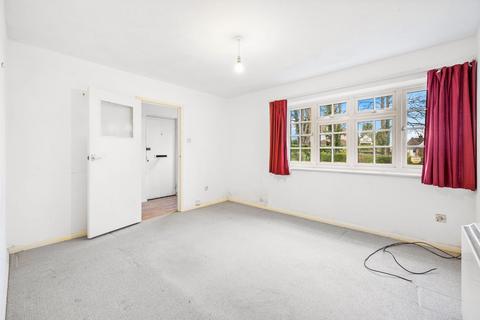 2 bedroom flat for sale, Oakwood Road, Rosary Court Oakwood Road, RH15