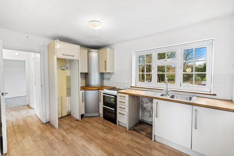 2 bedroom flat for sale, Oakwood Road, Rosary Court Oakwood Road, RH15