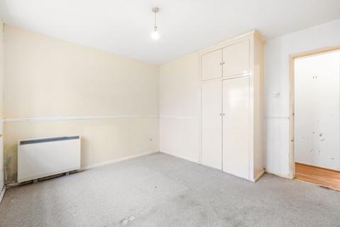 2 bedroom flat for sale, Oakwood Road, Rosary Court Oakwood Road, RH15