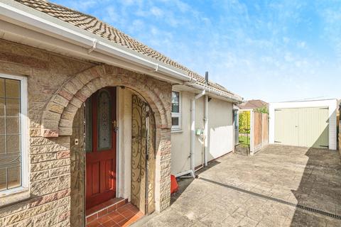 2 bedroom semi-detached bungalow for sale, Lawrence Crescent, Heckmondwike