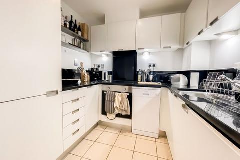 1 bedroom apartment to rent, Brewhouse Lane, Castle Court, SW15