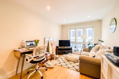 1 bedroom apartment to rent, Brewhouse Lane, Castle Court, SW15