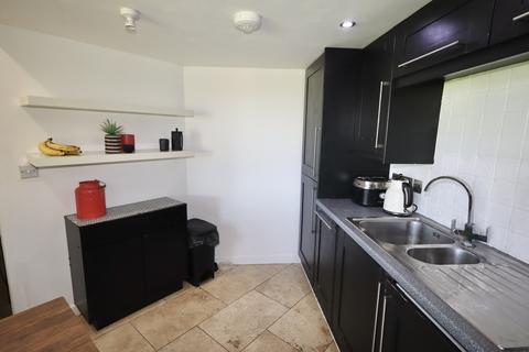 3 bedroom flat for sale, Gate Lane, Wells